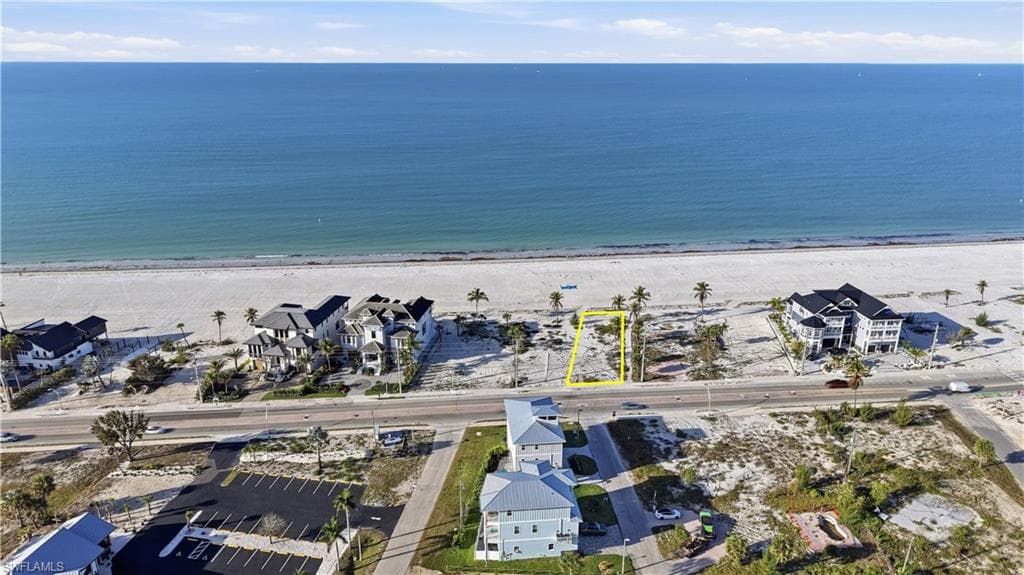 3724 Estero BLVD-4