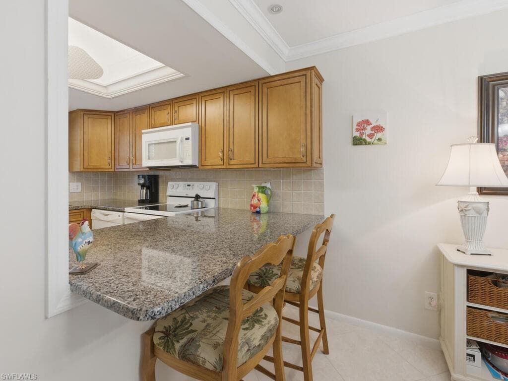 351 Charlemagne BLVD B208-10