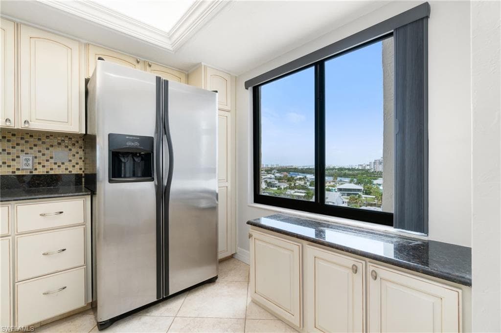 8400 Estero BLVD 805-17