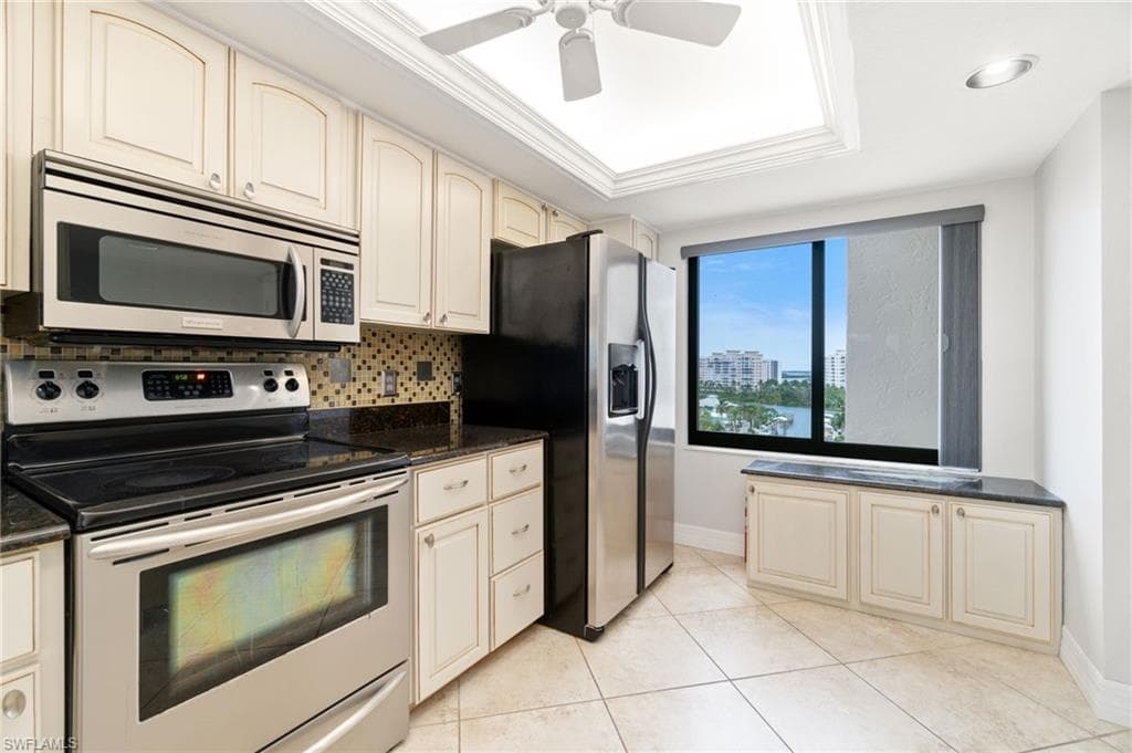 8400 Estero BLVD 805-16
