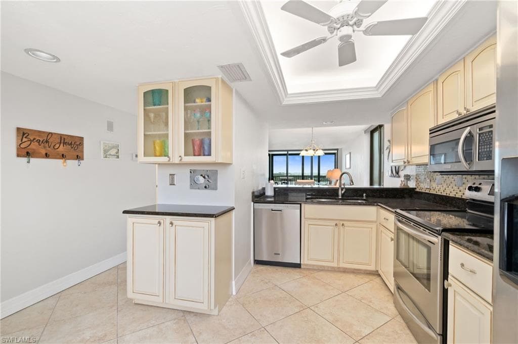 8400 Estero BLVD 805-15