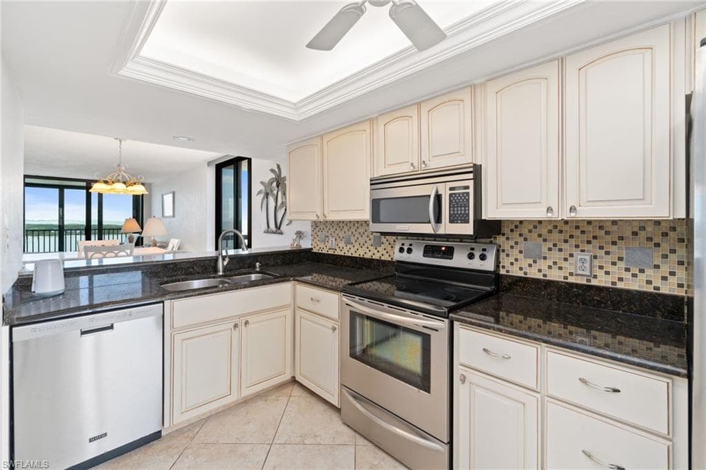8400 Estero BLVD 805-4