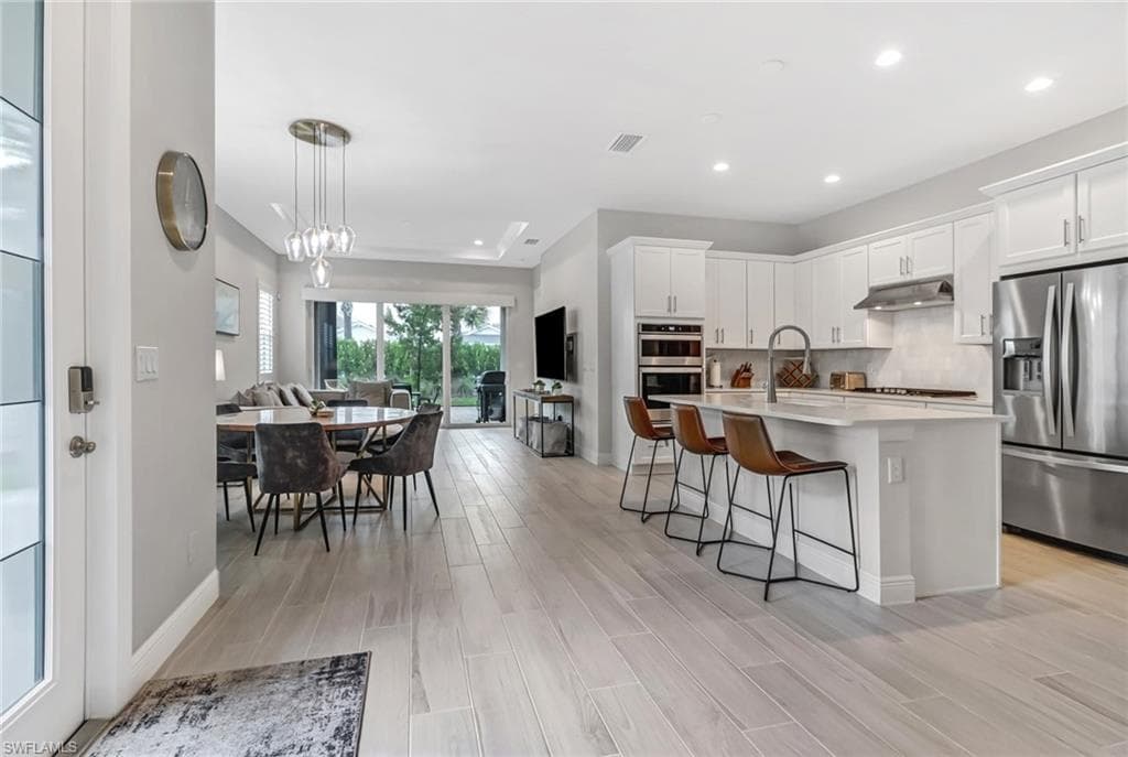 9032 Saint Lucia DR-2