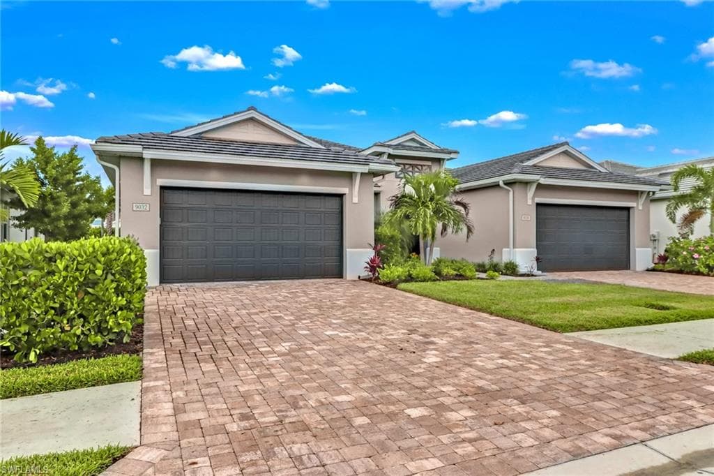 9032 Saint Lucia DR-1