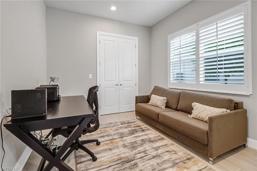 9032 Saint Lucia DR-14