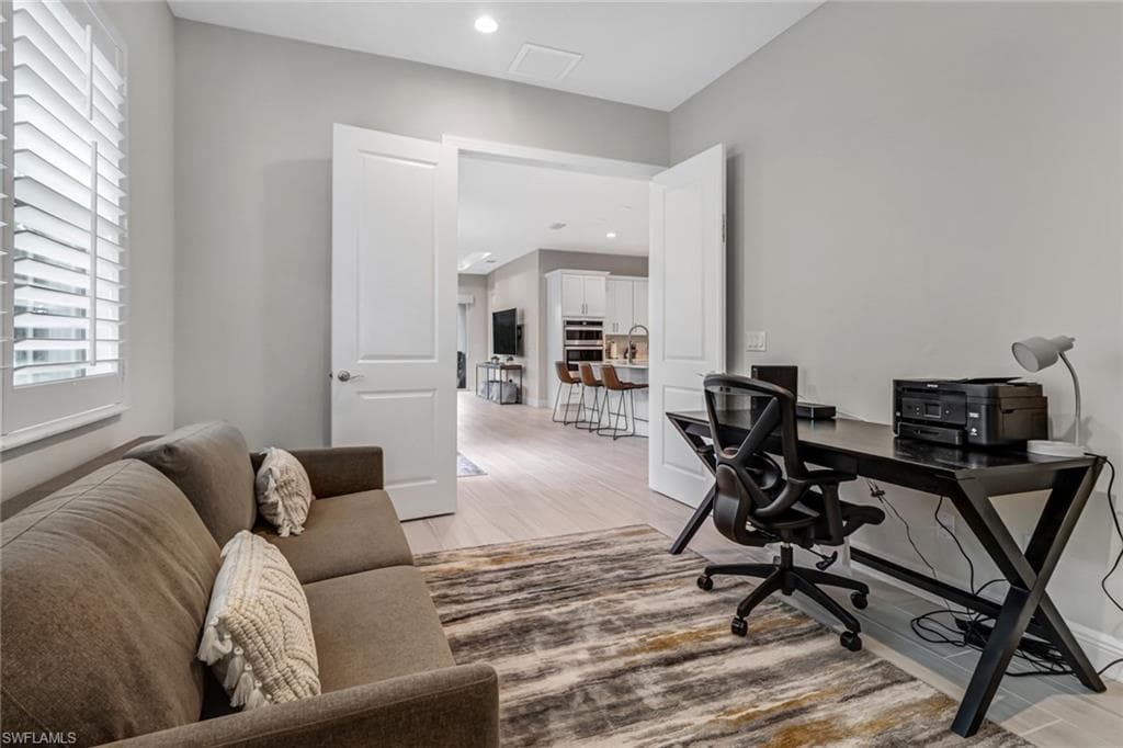 9032 Saint Lucia DR-15