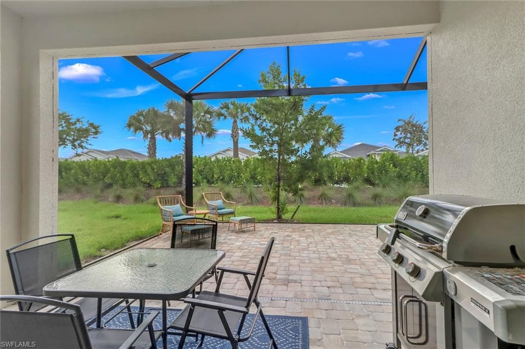 9032 Saint Lucia DR-11