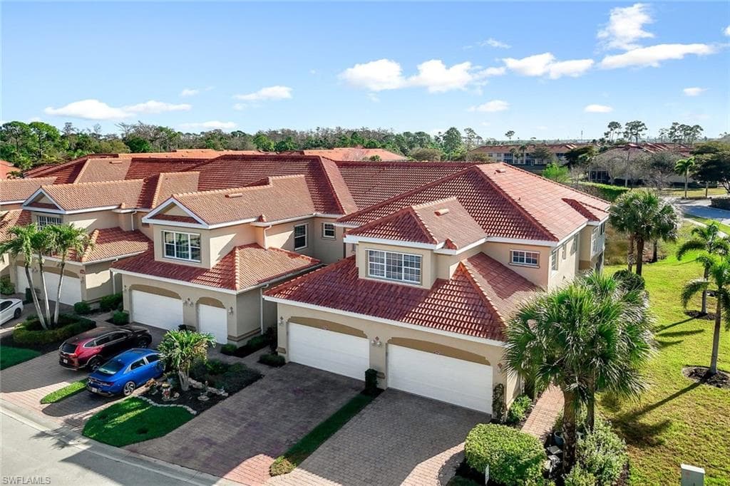 13860 Avon Park CIR 104-2