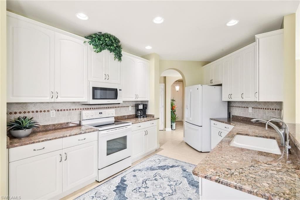 13860 Avon Park CIR 104-7