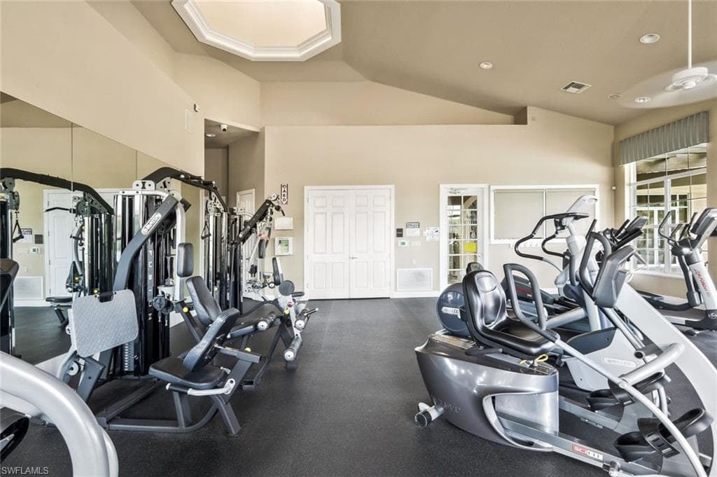 13860 Avon Park CIR 104-35