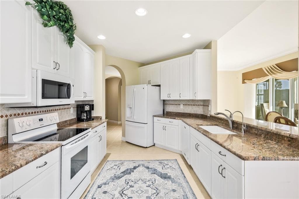 13860 Avon Park CIR 104-8