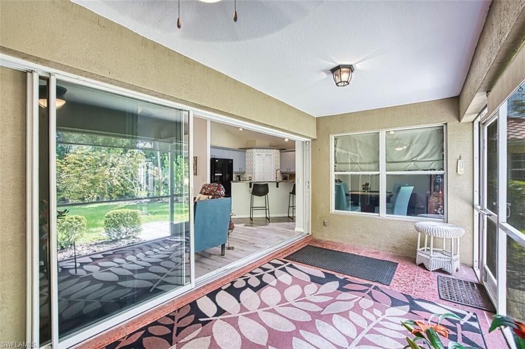 9917 Las Casas DR-19