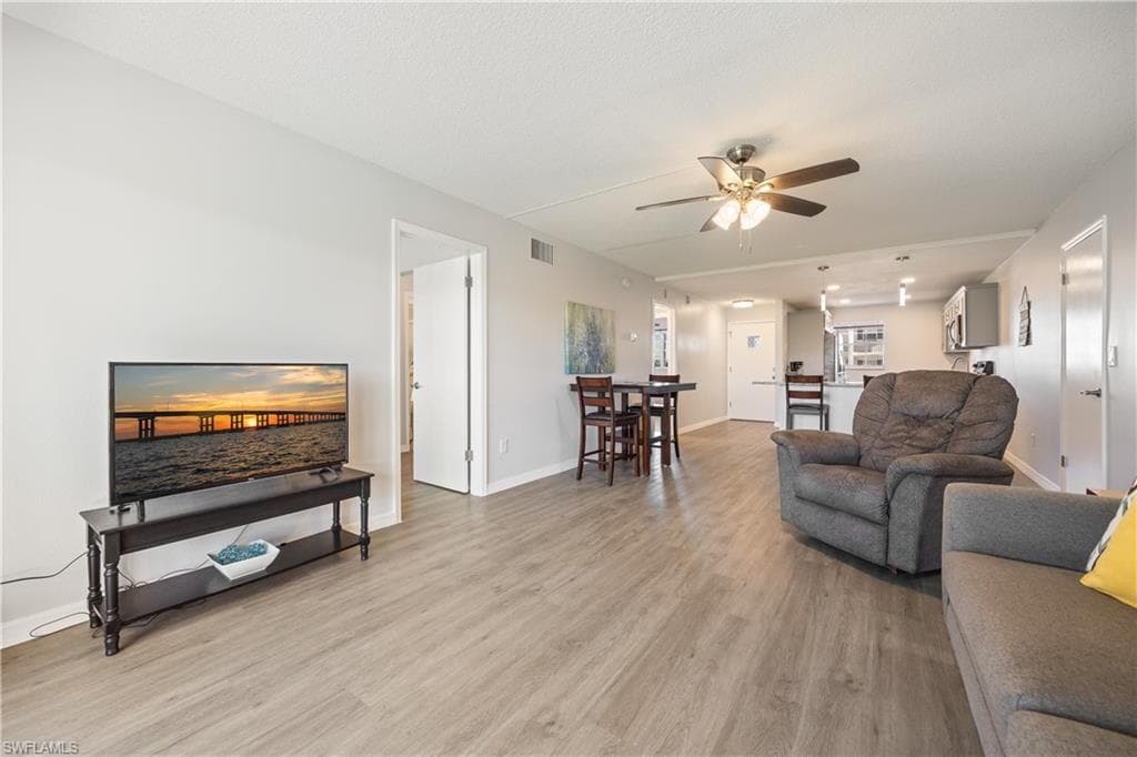 8761 Lueck LN 3-17