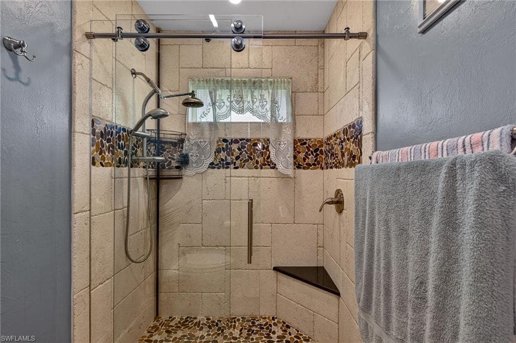 681 Saint Andrews BLVD-14