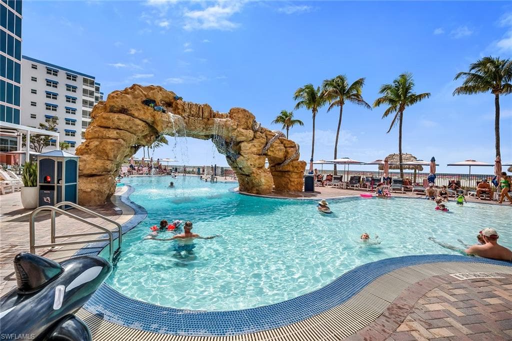 200 Estero BLVD 107-32