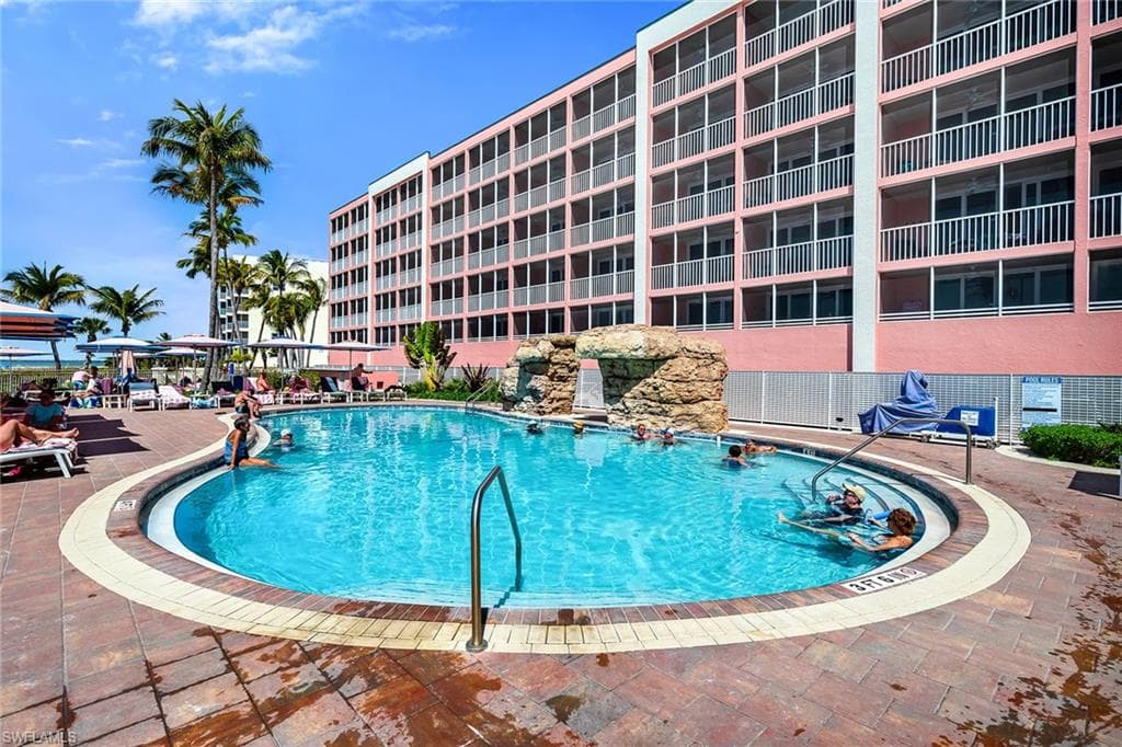 200 Estero BLVD 107-33