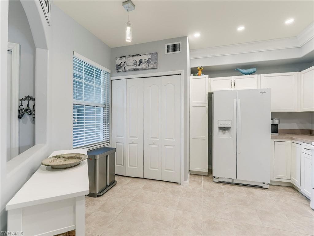 9241 Spring Run BLVD 2206-20