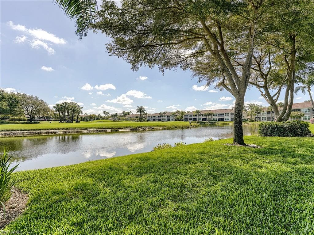 9241 Spring Run BLVD 2206-18