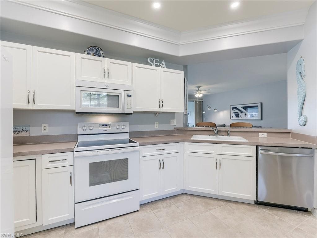 9241 Spring Run BLVD 2206-19