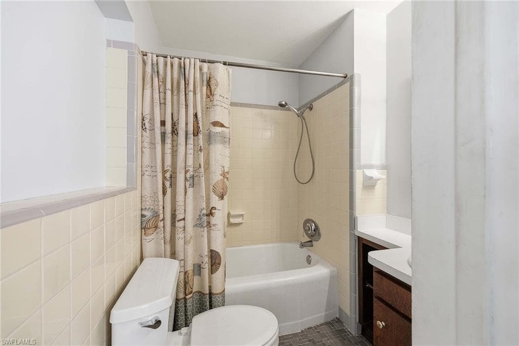 1377 11th CT N-18