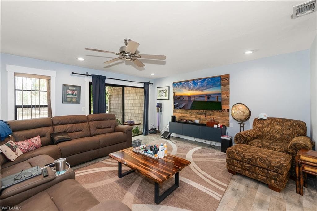 15710 Shamrock DR-16