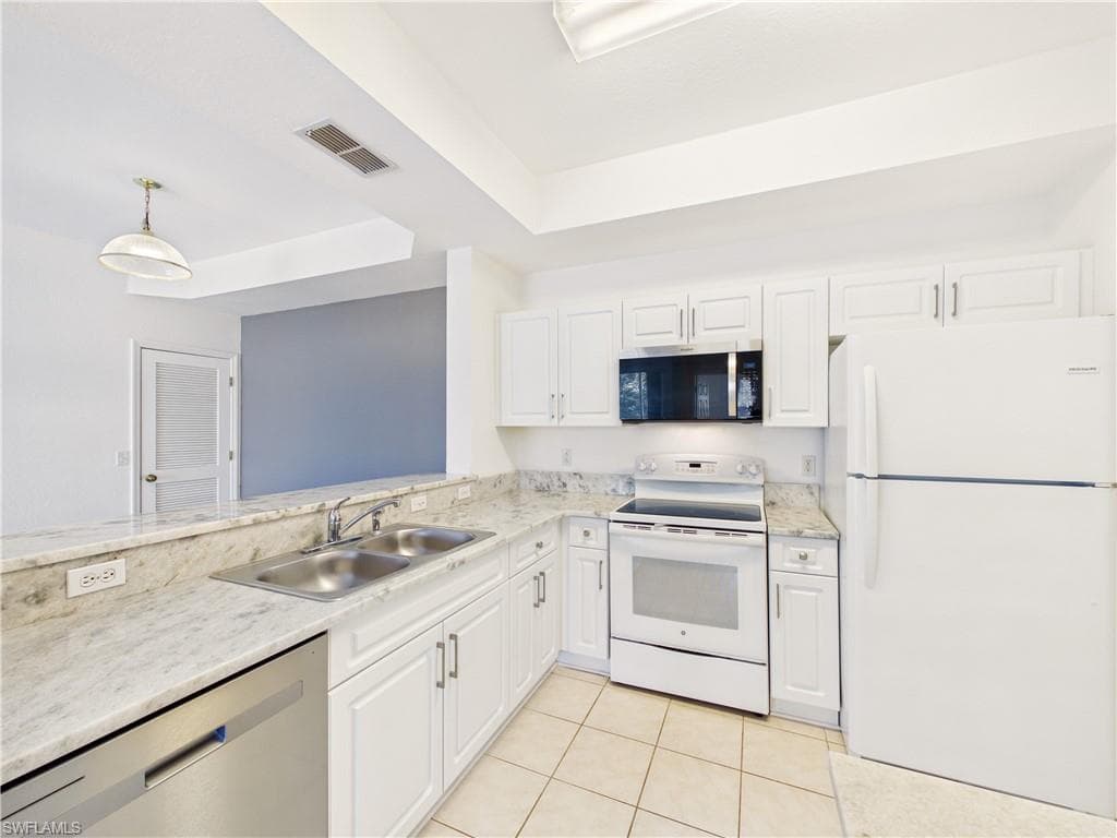 9015 Colby DR 2012-3