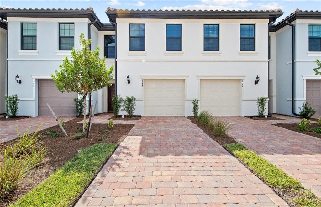 1561 Lake Jessup CIR-1