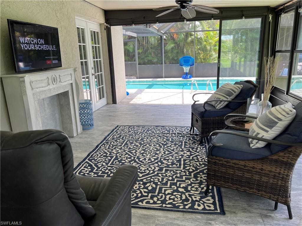 13226 Winsford LN-21