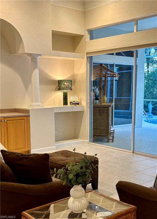 615 Soliel DR-16