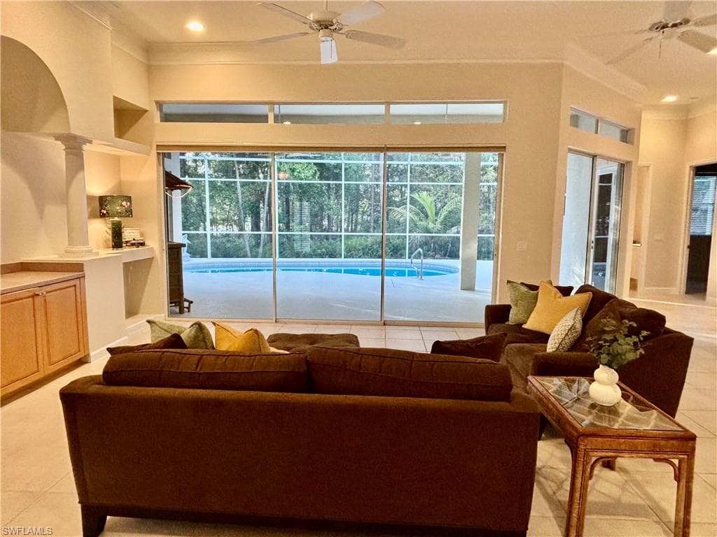 615 Soliel DR-14