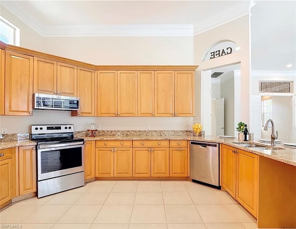 615 Soliel DR-8