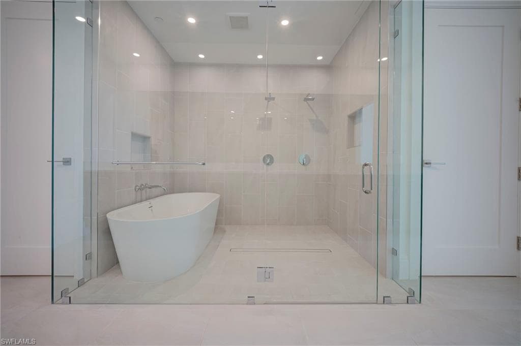 4810 Pelican Colony BLVD 704-38