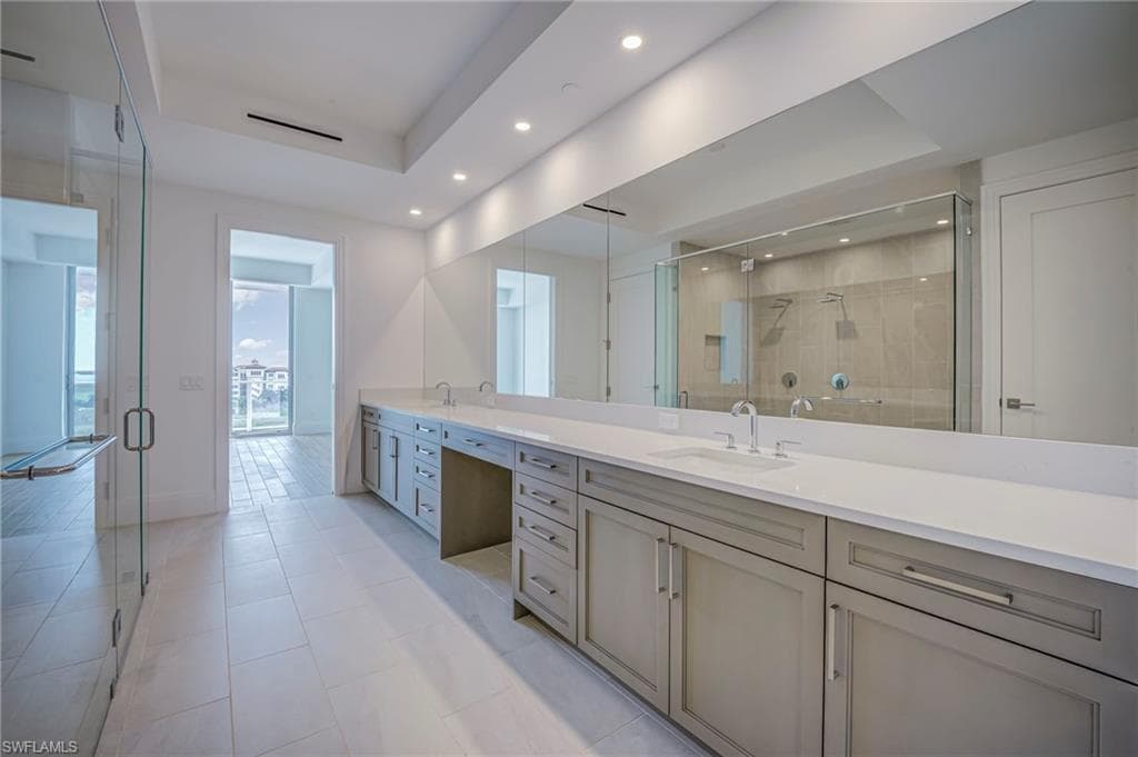 4810 Pelican Colony BLVD 704-41
