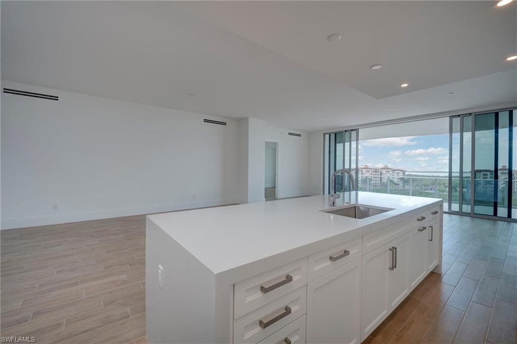 4810 Pelican Colony BLVD 704-37
