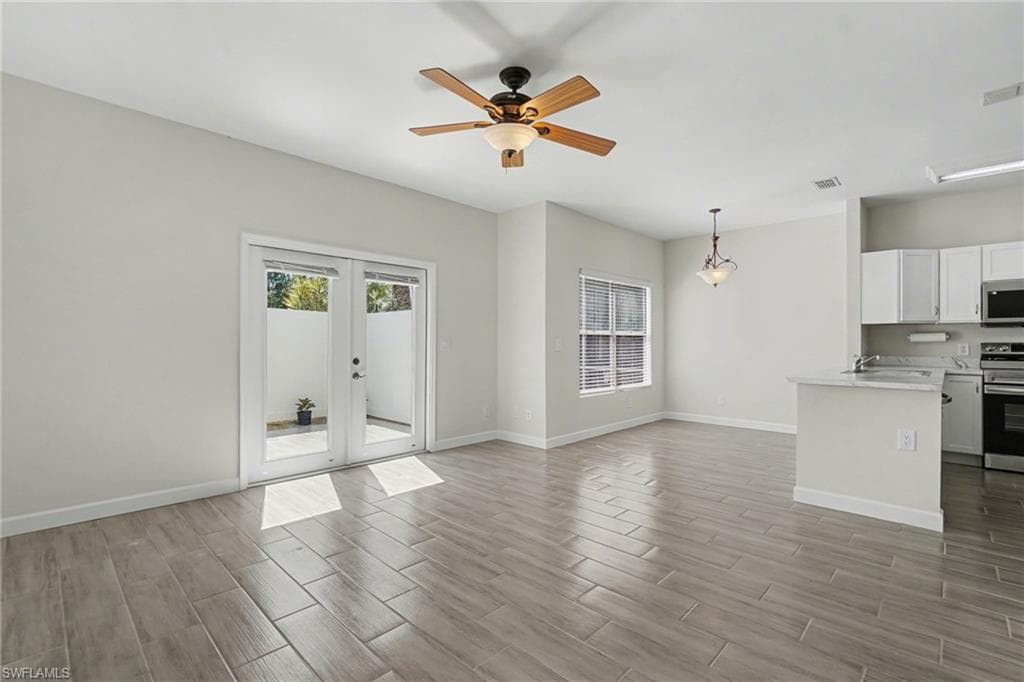6081 Lake Front DR-7