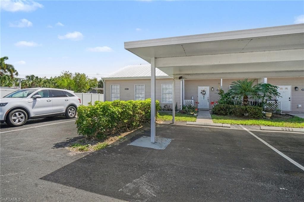 6081 Lake Front DR-28
