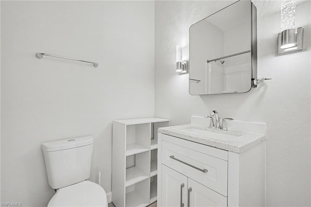 6081 Lake Front DR-20