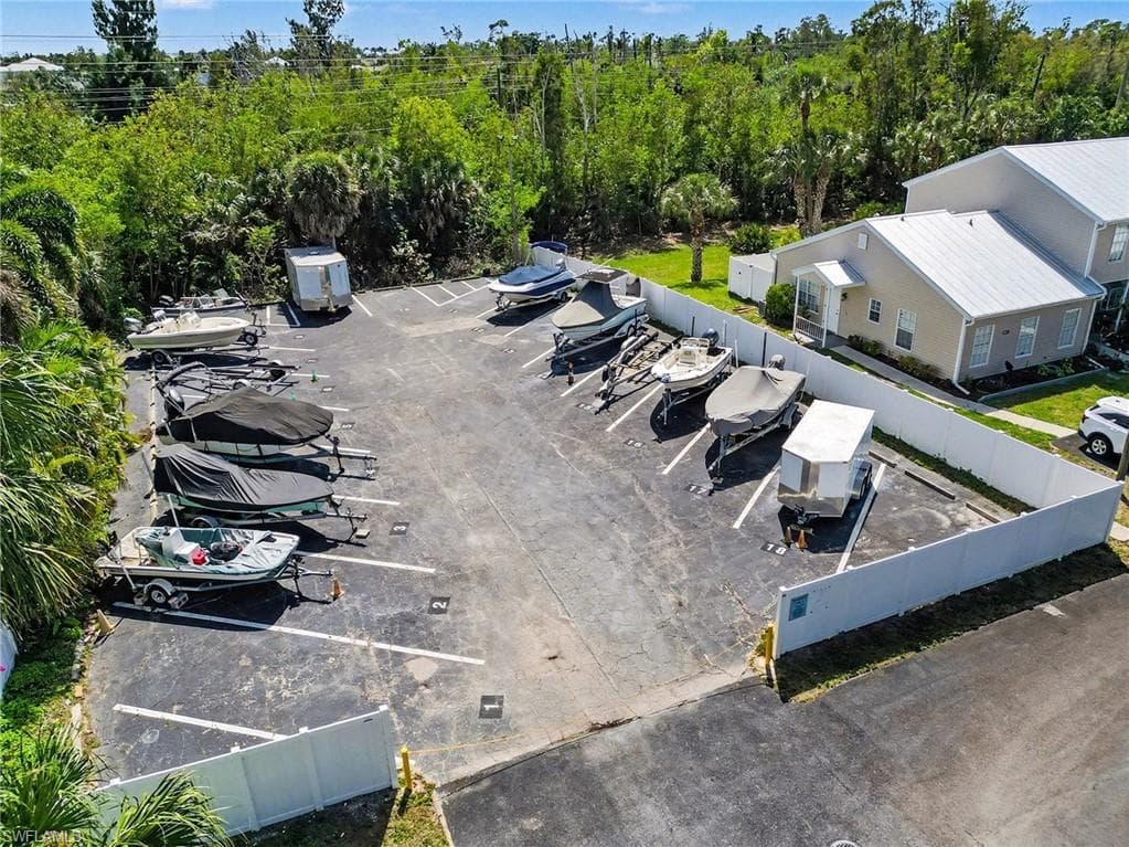 6081 Lake Front DR-31