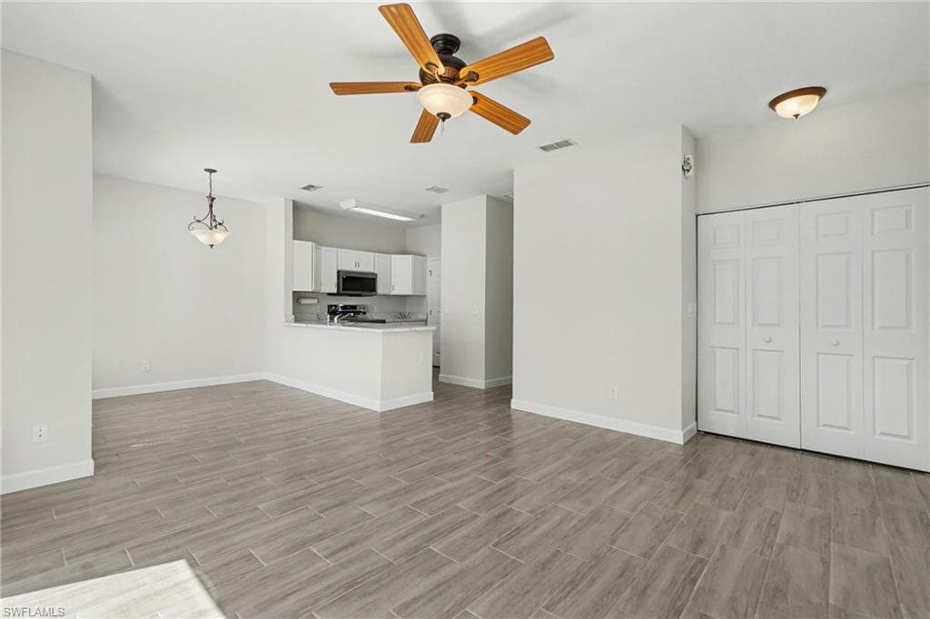 6081 Lake Front DR-8