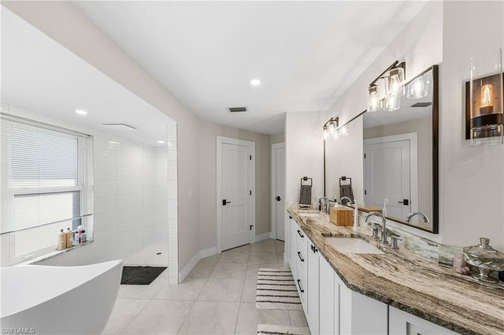 4724 Riverside DR-17