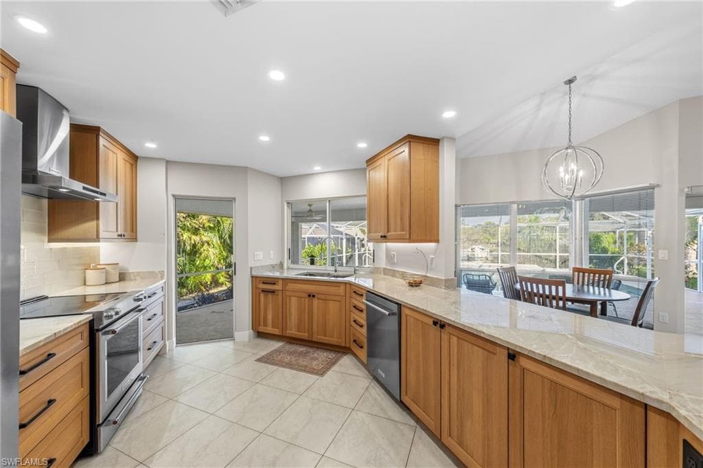 4724 Riverside DR-10