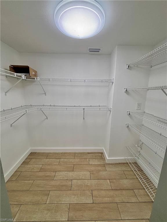 15493 Chloe CIR-21