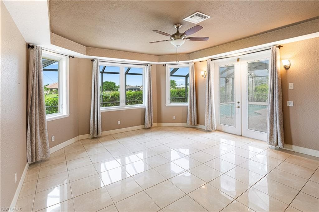 11913 Princess Grace CT-22