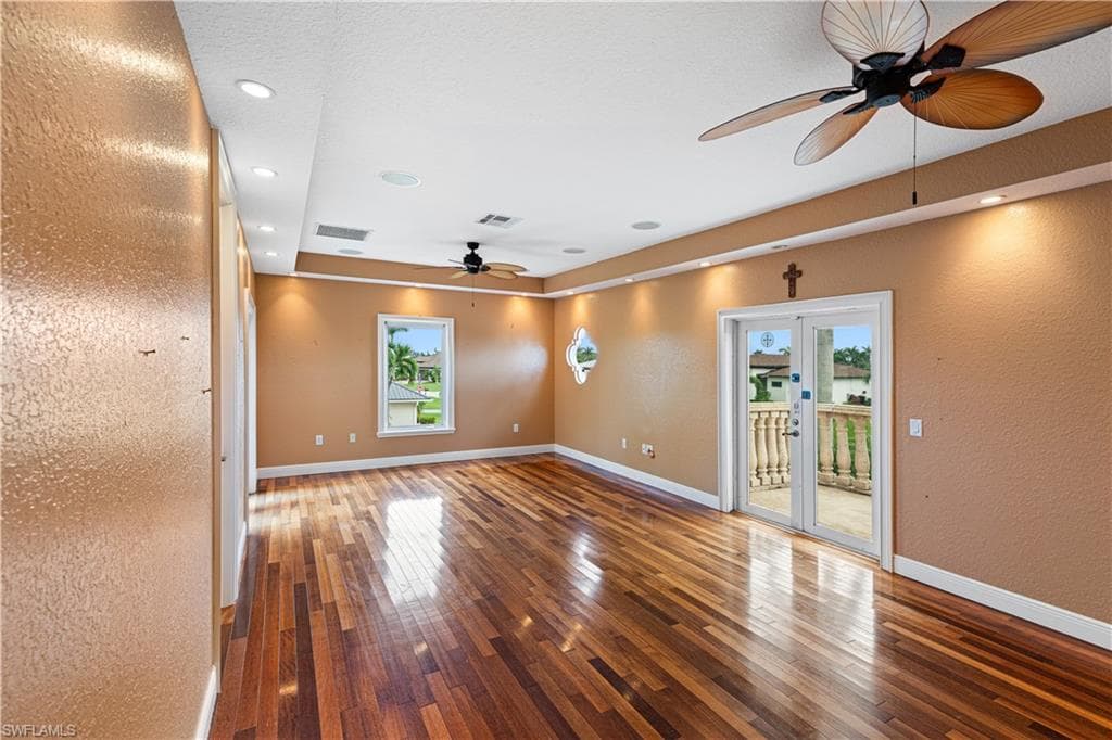 11913 Princess Grace CT-30