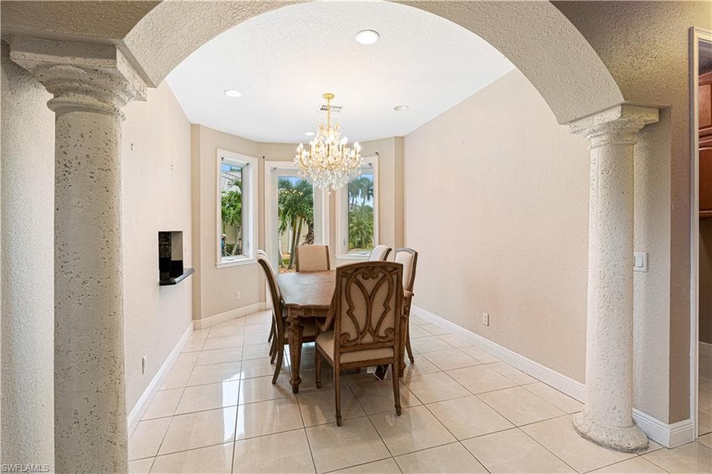 11913 Princess Grace CT-14