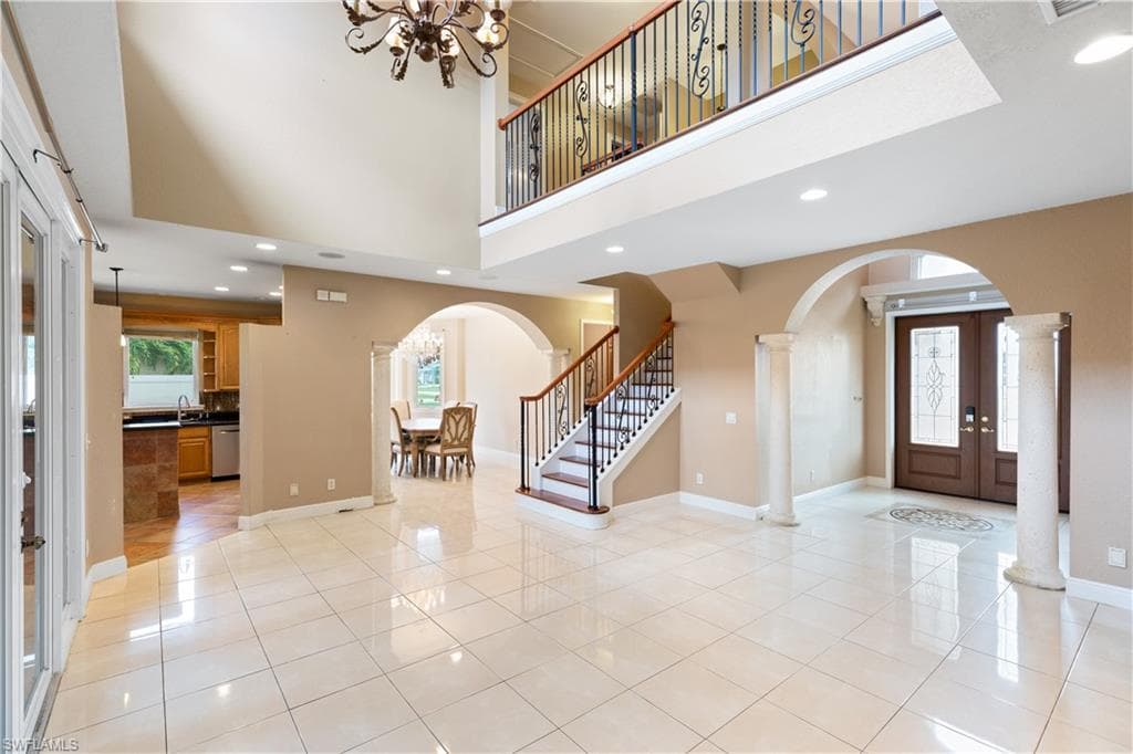 11913 Princess Grace CT-11