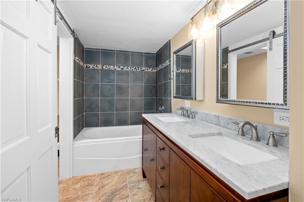 1813 Long Point LN-28