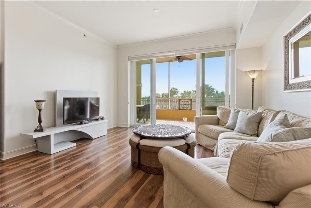 2748 Tiburon BLVD E C404-2