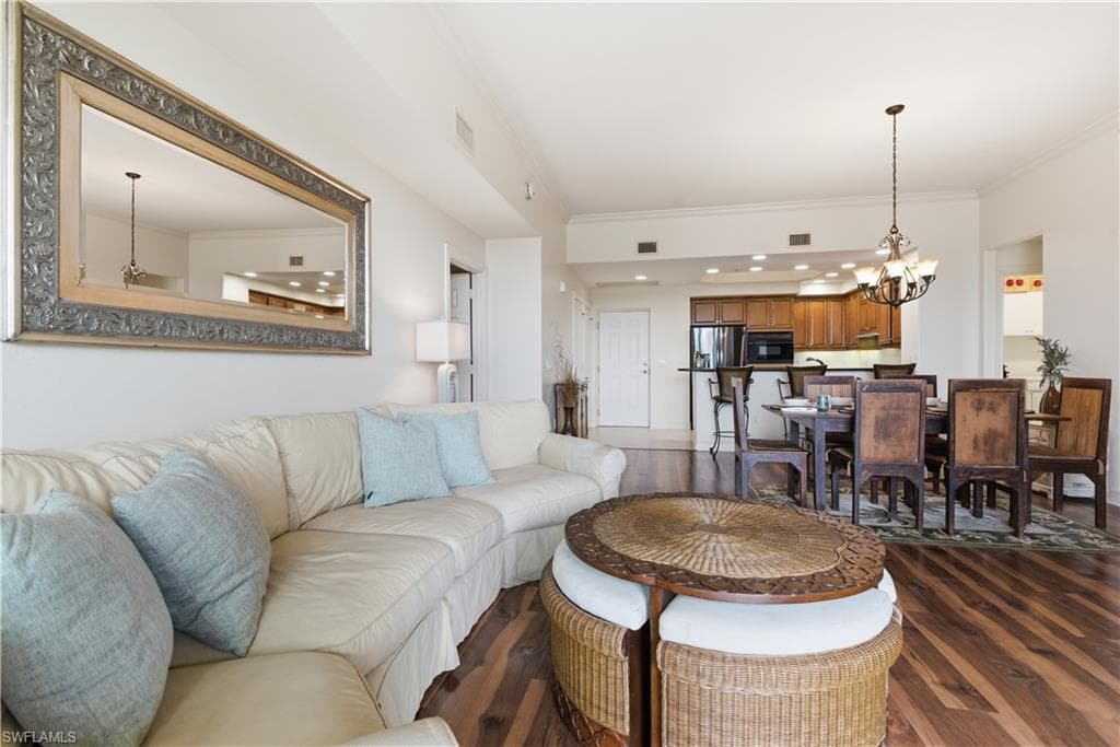 2748 Tiburon BLVD E C404-17