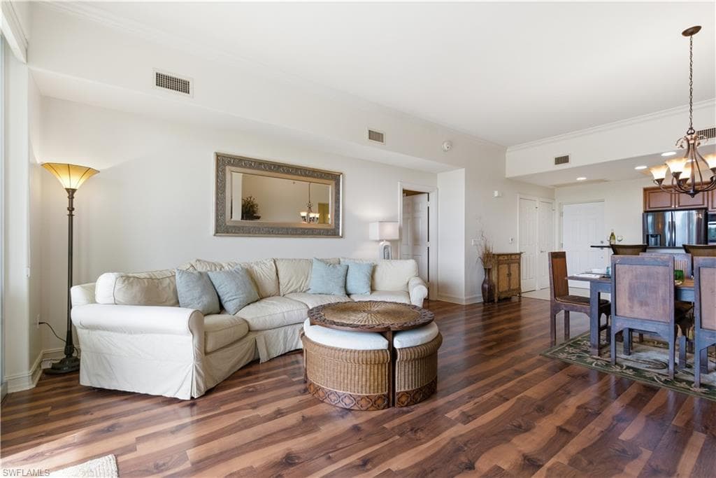2748 Tiburon BLVD E C404-16